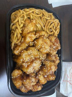 Sesame chicken, plain lo mein dinner combo