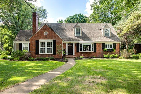 Beautiful Leawood listing