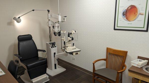 We have the latest and most advanced technology to give you a comprehensive eye exam.