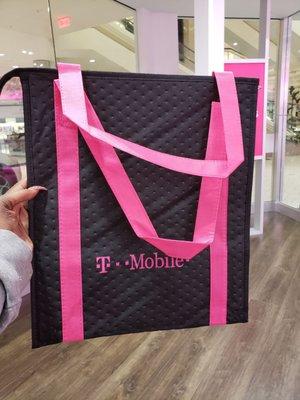 T-Mobile Tuesdays ... free tote and it's a hot/cold bag