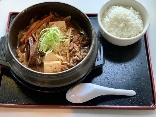 Sukiyaki hot pot
 Deliciousness!