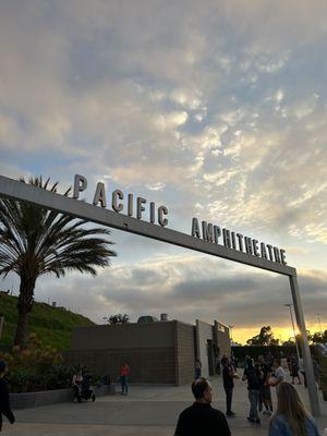 Good vibrations at the Pacific Amphitheater