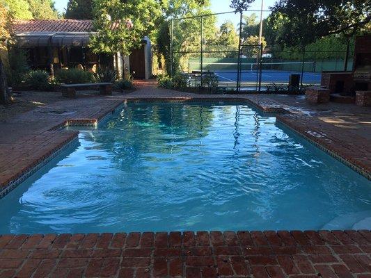 Toluca Lake, Monthly Service One Of Many Happy Clients