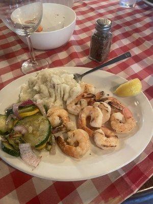 Grilled shrimp with veggies and mashed potatoes