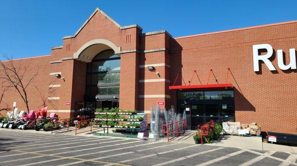 Main entrance is on the side of the building, not in the front.