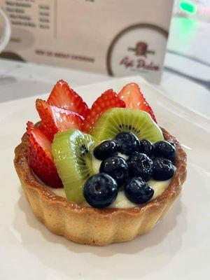 Fruit tart with Bavarian creme.