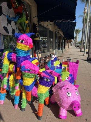 Cinco De Mayo Piñatas