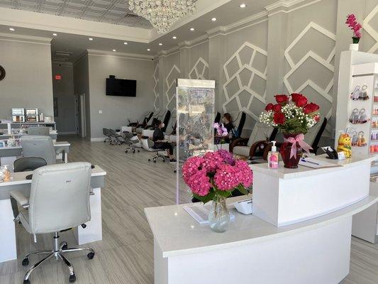 Elegant, relaxing feeling in this beautiful salon!