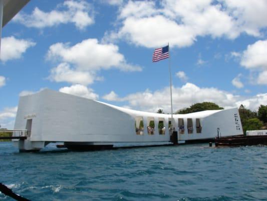 Pearl Harbor Tour - USS Arizona Memorial