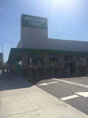 Dollar Tree: front of store