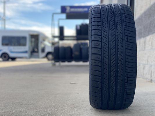 When it comes with winter weather, the Michelin Pilot Sport All Season 4 Tire has your back.