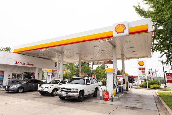 Fuel up at Shell located at 6001 Greenbelt Road Berwyn Heights, MD!