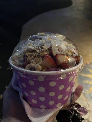 Purple Passion Bowl (20 oz) (very big, very delicious. Well worth the money)