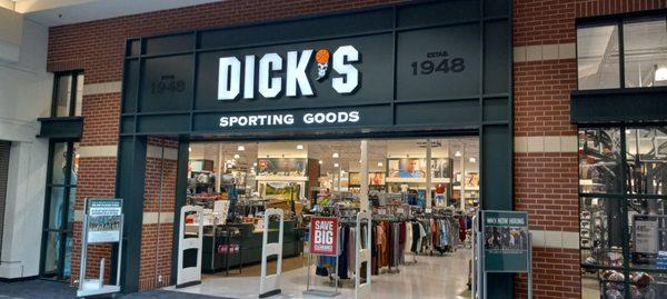 DICK'S Sporting Goods