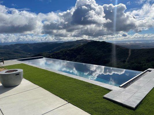 Vanishing Edge pool with hidden spa