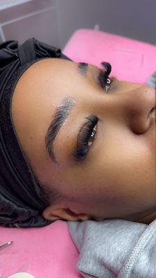 Volume lash set and brow lamination