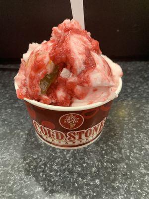 Pink sorbet with raspberries and gummy bears