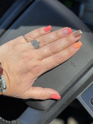 Amazing solar nails today with Saly! I love them! I'm all fresh for summer and feel like I have sunshine on my fingers :)