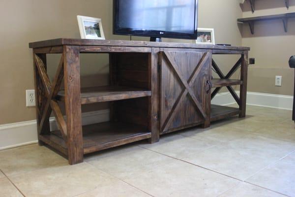 Barn door Media Console. Available at www.RockyBrookWoodworks.com