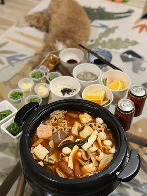 Combine two maocai to make a hotpot at home!