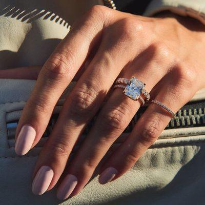 Dazzling  Radiant Cut Diamond Engagement Ring!