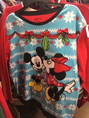 A winner for an ugly sweater contest ?