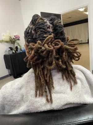 Loc retwist with style