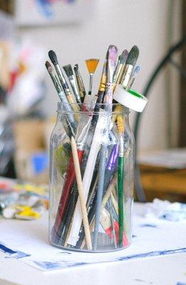 Drawing, painting, wire sculpture, classes for all ages