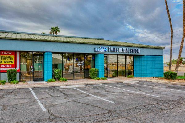 Dental clinic in Phoenix, AZ