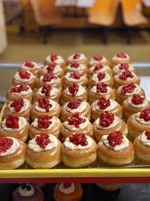 Strawberry cream cheese donuts