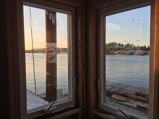 House boat corner window