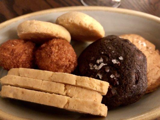 Cookie plate