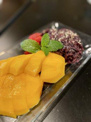 Mango sticky rice