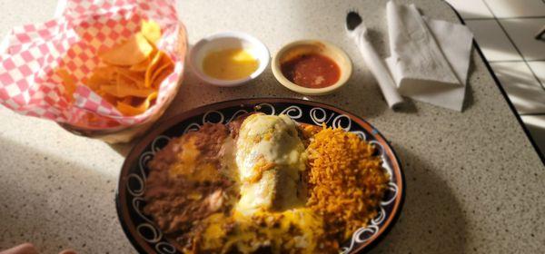 Rellano and Enchilada along with chips and queso