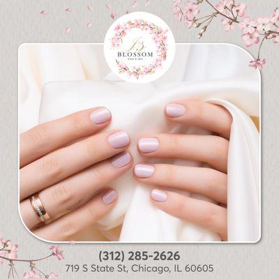 Welcome spring with fresh and fabulous nails! Embrace the season's bloom with our chic short nail polish collection.