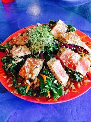 Kale salad w/ ahi tuna