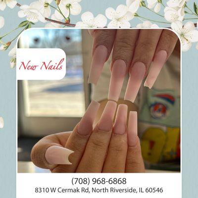 Complete your ensemble with our elegant long square nails in nude, adding a touch of understated sophistication to your manicure.