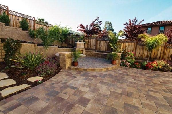 Belgard Catalina Grana paver in Autumn & Aspen, place & seat wall, mega arbel paver in autumn, landscaping