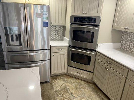 Corner nook with new counter and backsplash