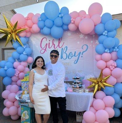 Our beautiful ballon arch for our gender reveal!