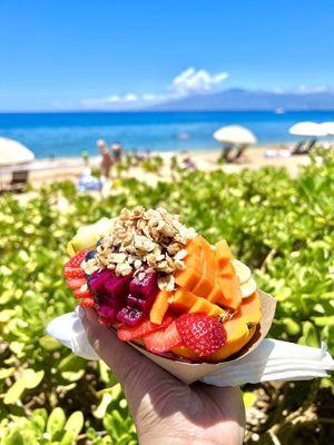 Papaya combo. Açaí and granola