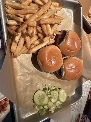 Burger Sliders With Fries*