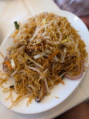 Noodles with bean sprouts