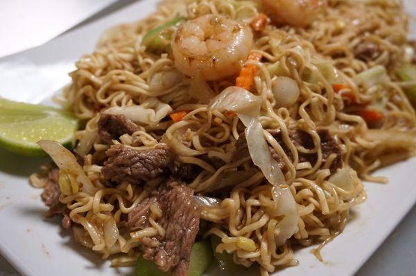 Chow Mein with Combination Meats