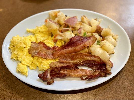 Bacon & Eggs w/ Country Potatoes