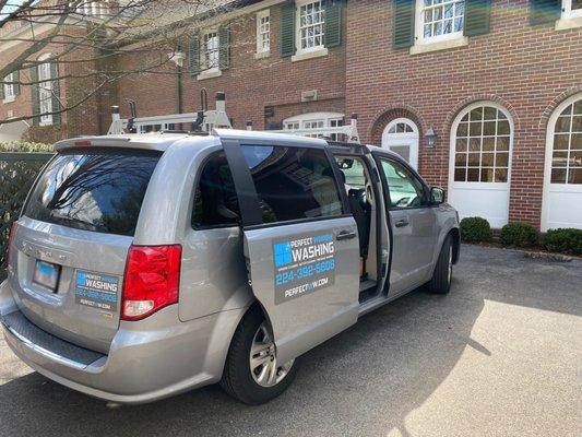 Perfect Window Washing Car