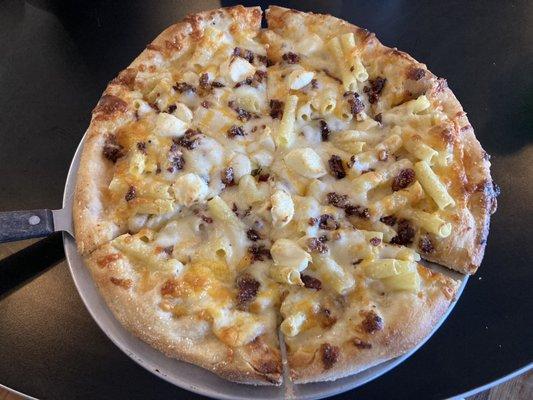 12" Mac cheese pizza