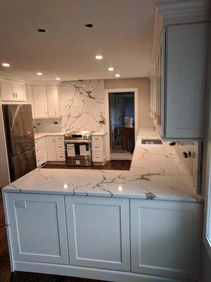 Calcatta Marble looking quartz Perfect Granite and Marble 708 692-0425