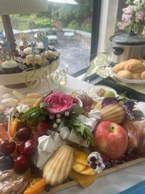 Such a beautiful and delicious dessert board.