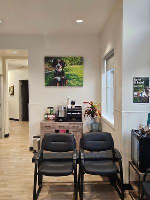 Hendricks Veterinary Hospital waiting room